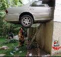 Photo crashes-into-house-cars-crash-pictures.jpg
